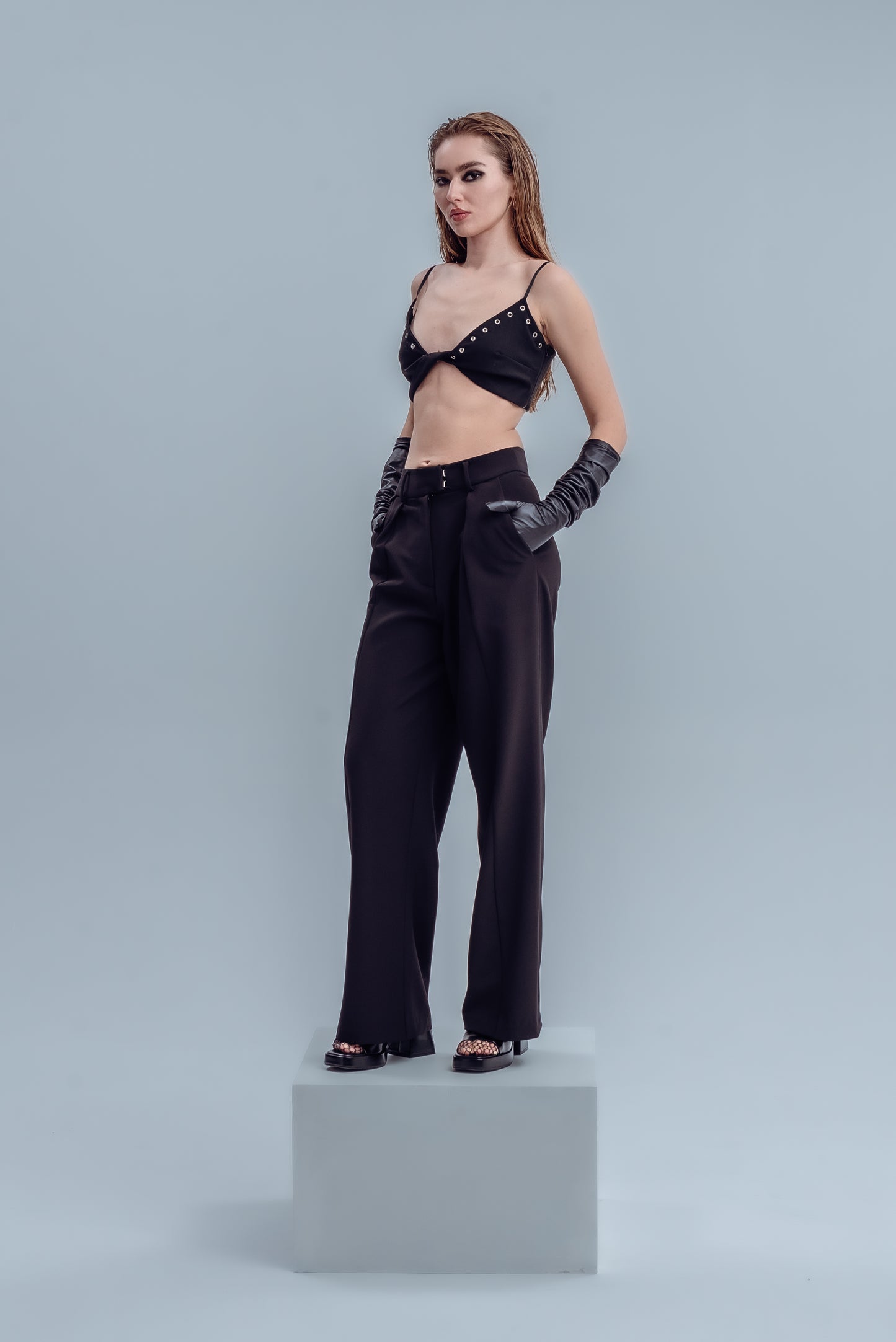 Akari Knotted top with eyelets